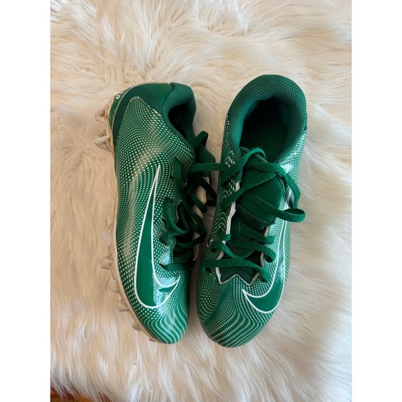 Nike‎ soccer cleats size 6Y - Picture 1 of 7
